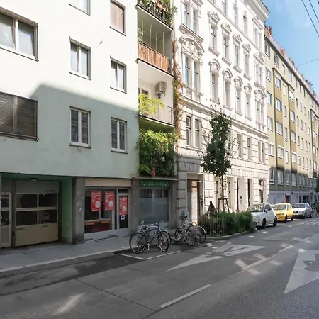 Absolute Ruhelage Im Zentrum Mit Parkplatz Wien