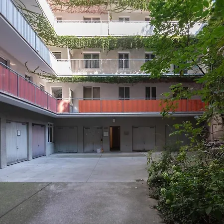 Absolute Ruhelage Im Zentrum Mit Parkplatz