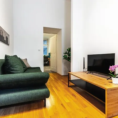 Stylish Designed In A Calm District Apartment *