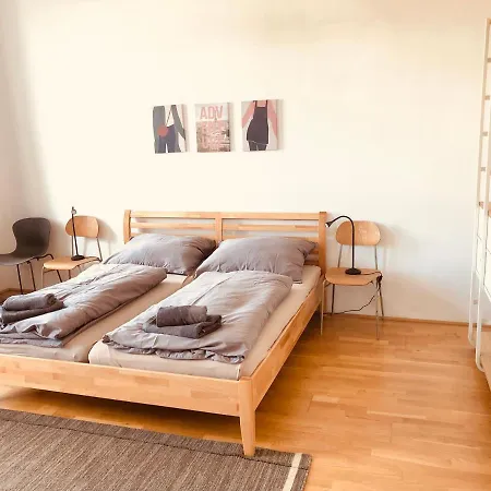 Apartment Helle 4 Zimmer Familien-wohnung Mit Balkon! Schloss Schonbrunn In Gehdistanz *