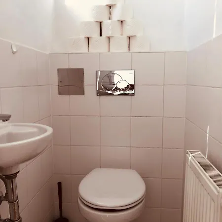 Helle 4 Zimmer Familien-wohnung Mit Balkon! Schloss Schonbrunn In Gehdistanz Apartment