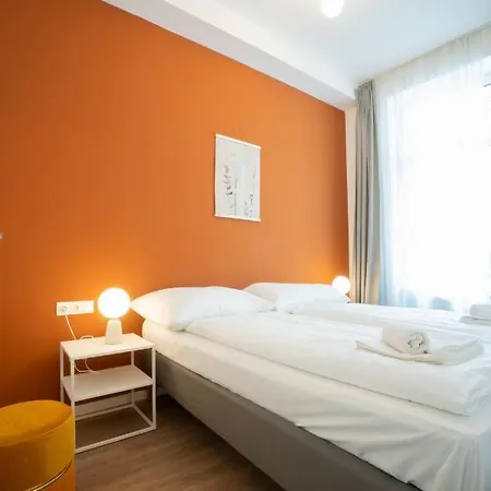 Spacious With Huge Shared Terrace And Grill Located Between Centre And Donau River *