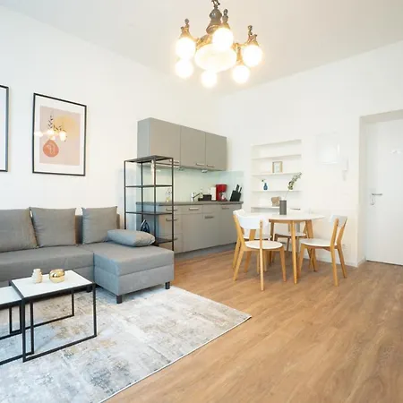 Apartment Spacious With Huge Shared Terrace And Grill Located Between Centre And Donau River Vienna