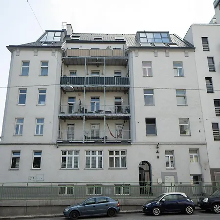 Spacious With Huge Shared Terrace And Grill Located Between Centre And Donau River * Vienna