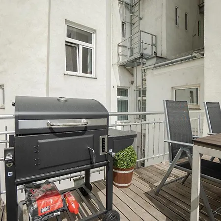 Spacious With Huge Shared Terrace And Grill Located Between Centre And Donau River * Vienna