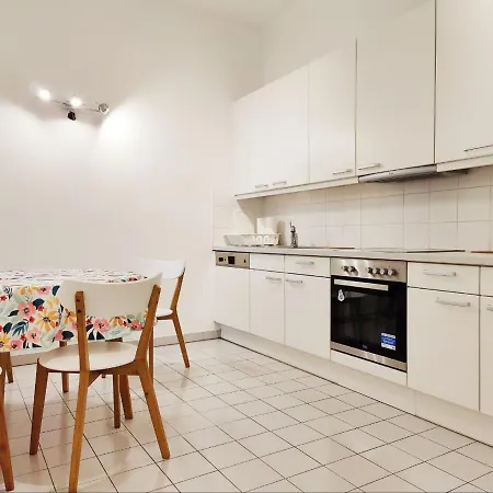 Mariahilfer 4 Min To The Shopping Center And Schoenbrunn Palace *