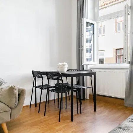 Beautiful 2br Aptartment 12 Minutes To Downtown Apartment