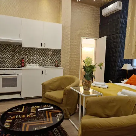 Urban Downtown Center Apartmán *