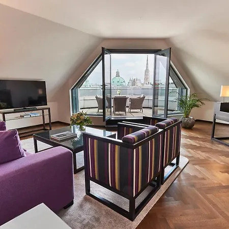 Steigenberger Herrenhof Hotel 5*