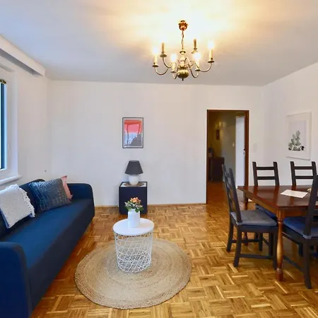 Apartmán 3-bedroom-flat With Parking Space