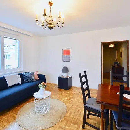 Apartmán 3-bedroom-flat With Parking Space
