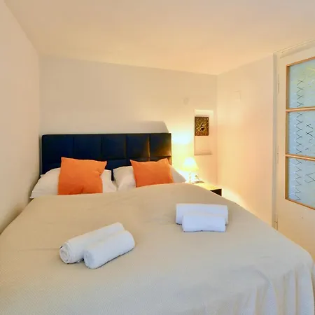 Διαμέρισμα Stylish, Cosy & Central 