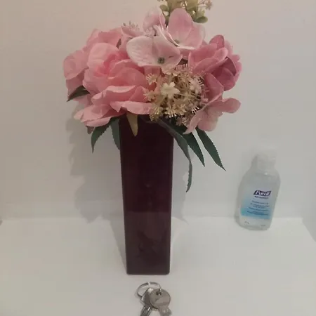Nr.1 Perfect 3 Bedrooms Near To Main Train Station 아파트