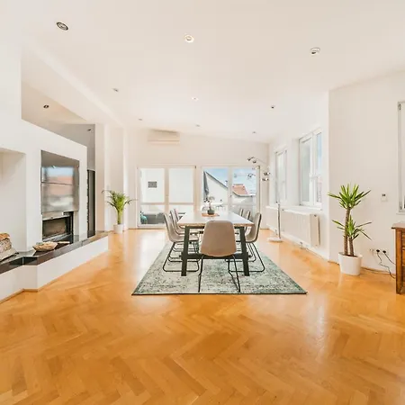 Penthouse - Sauna - Terrasse - Kamin - Ac Apartment