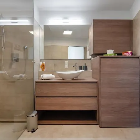 Gruene Und Zentrale Ruhelage Im Neubau Mit Balkon * Vienna