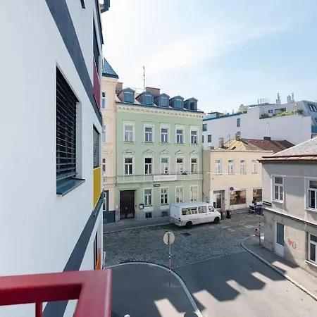 Gruene Und Zentrale Ruhelage Im Neubau Mit Balkon * Vienna