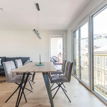 Gruene Und Zentrale Ruhelage Im Neubau Mit Balkon Apartment