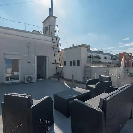 Apartment Grosse Terrasse, Klimaanlage Und U-bahn Naehe *