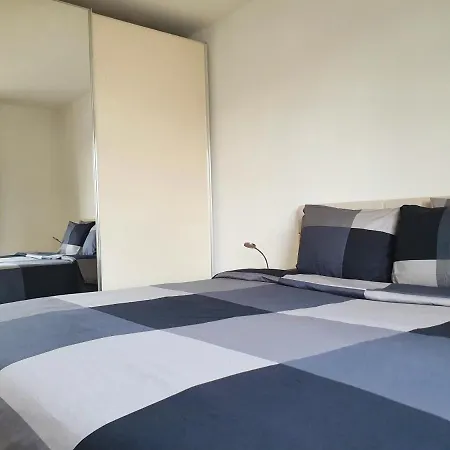 Near Lake Spacious & Furnished Beautiful * Vienna