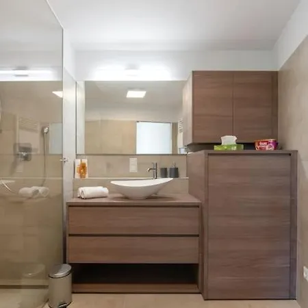 Gruene Und Zentrale Ruhelage Im Neubau Mit Balkon