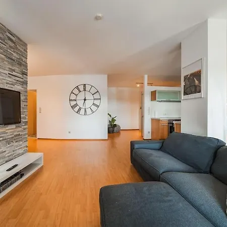 Spektakulaeres ✩ 7. Stock ✩ Kostenlose Parkgarage Apartment