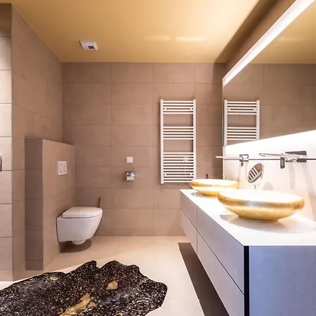 Exclusive 2br Skyline Penthouse By Hm *