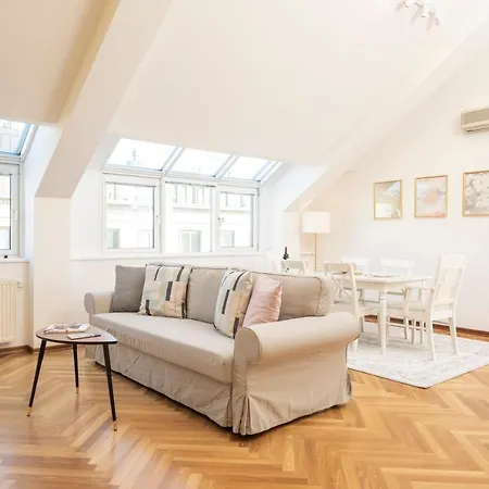 Apartment Penthouse Staatsoper