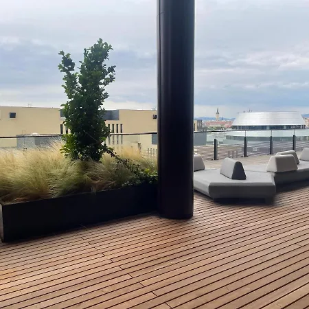Apartment Sunrise Above Sky With Rooftop Pool Wien