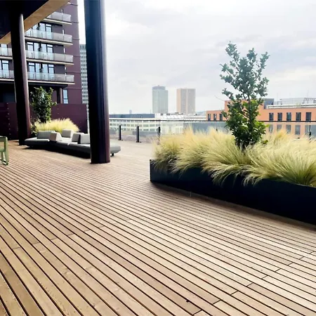 Sunrise Above Sky With Rooftop Pool Apartment Wien