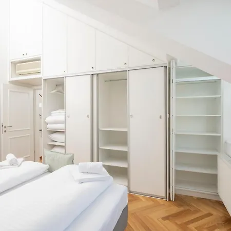 Penthouse Staatsoper Apartment Vienna