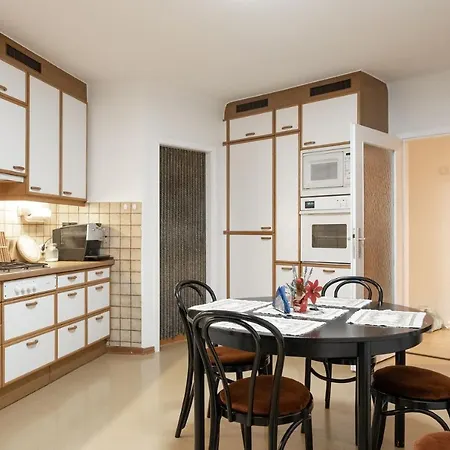 Smart Home, Hi-end Services, Media Streaming Apartment