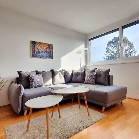 Apartment Near Lake Stylish & Fully Furnished