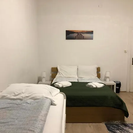 Apartment Convenient 3br Apt. Near Danube & Millenium Tower