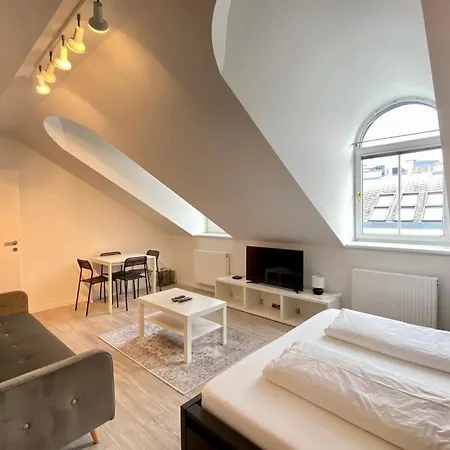 Apartment In Near Metro