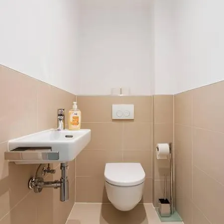 Gruene Und Zentrale Ruhelage Im Neubau Mit Balkon Appartement