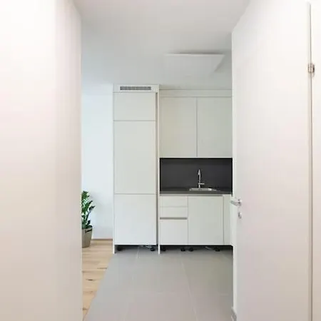 Gruene Und Zentrale Ruhelage Im Neubau Mit Balkon * Vienna