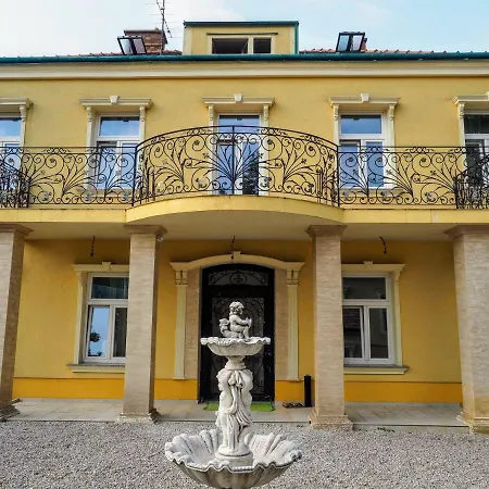 Private Lowerground Floor In Schonbrunn /w Free Parking Apartmán