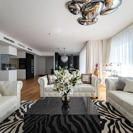 Apartment Exclusive 2br Skyline Penthouse By Hm