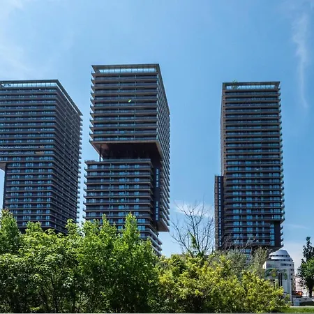 Exclusive 2br Skyline Penthouse By Hm Apartment