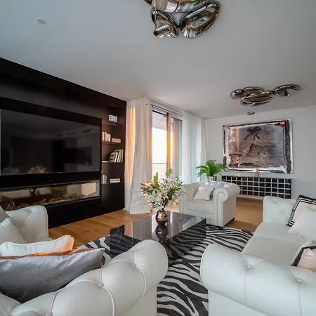 Exclusive 2br Skyline Penthouse By Hm *