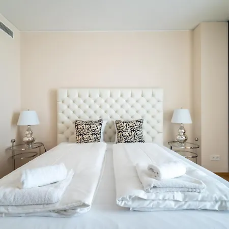 Exclusive 2br Skyline Penthouse By Hm *