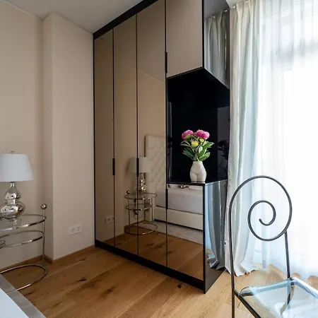 Apartment Exclusive 2br Skyline Penthouse By Hm