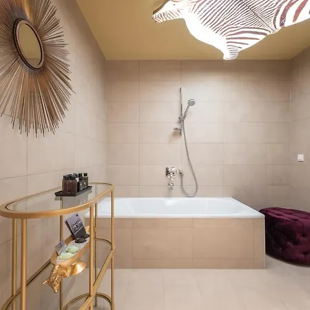 Exclusive 2br Skyline Penthouse By Hm Apartment *