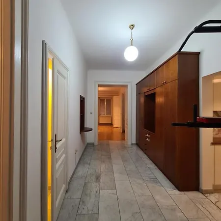 Belvedere Apartment *