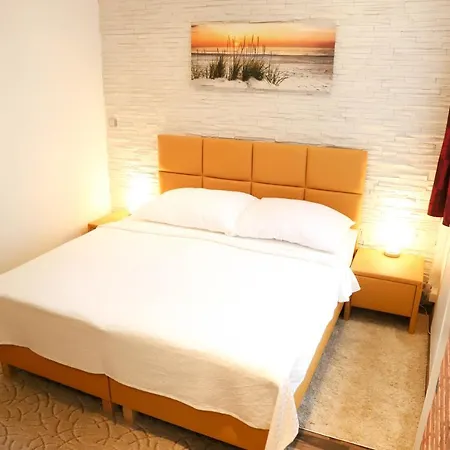 «go West» Guest *