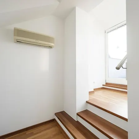Penthouse Staatsoper Apartment *