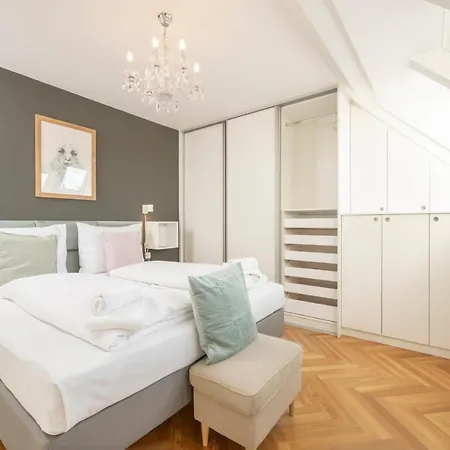 Apartment Penthouse Staatsoper Vienna