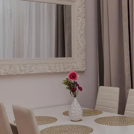 Modern Stylish Comfortable 2 Bedroom Vienna