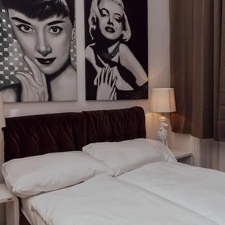 Modern Stylish Comfortable 2 Bedroom Vienna