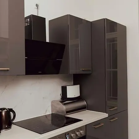 Apartment Modern Stylish Comfortable 2 Bedroom *